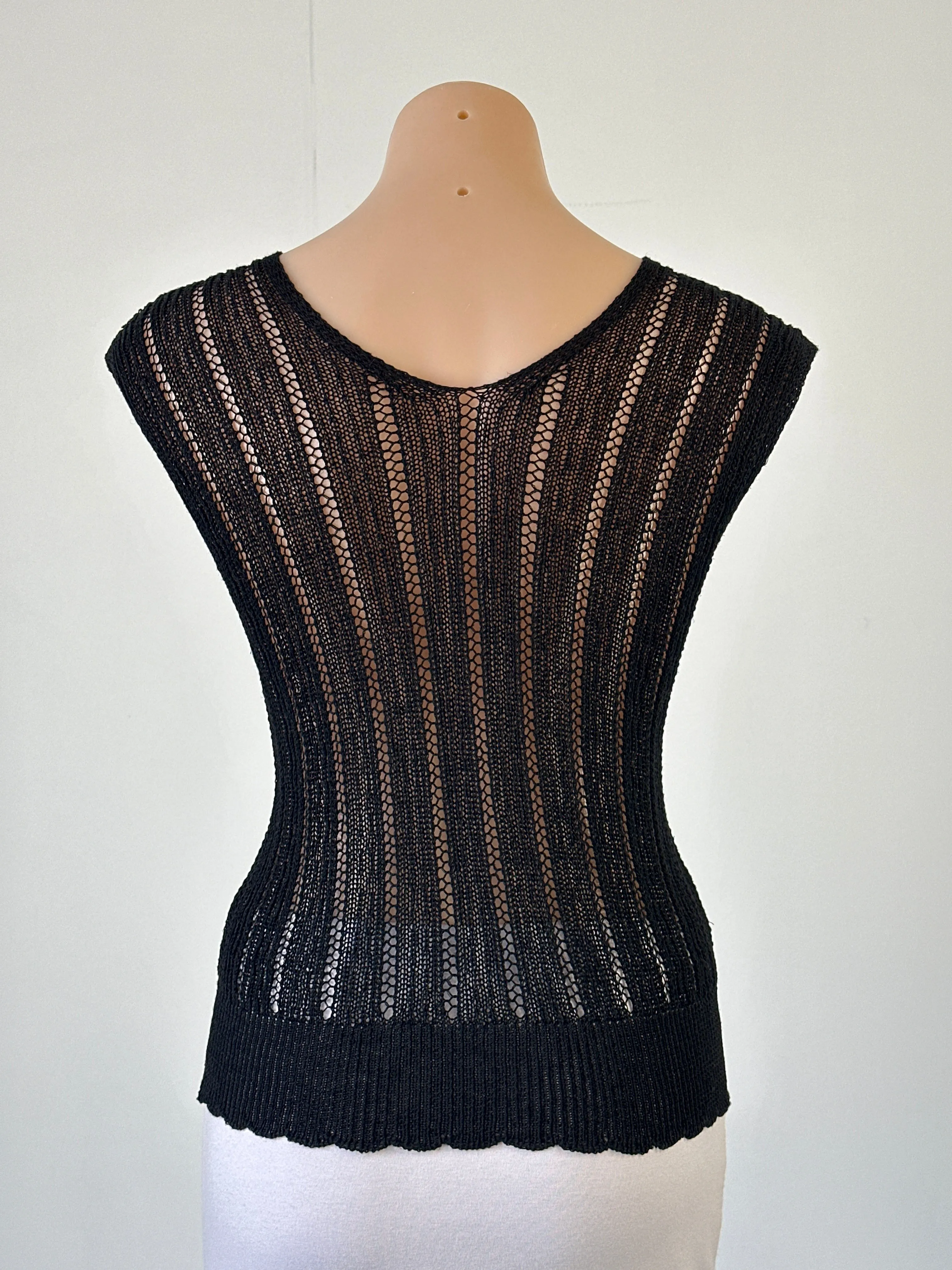 ailla Seoul | top | size 8 | sleeveless