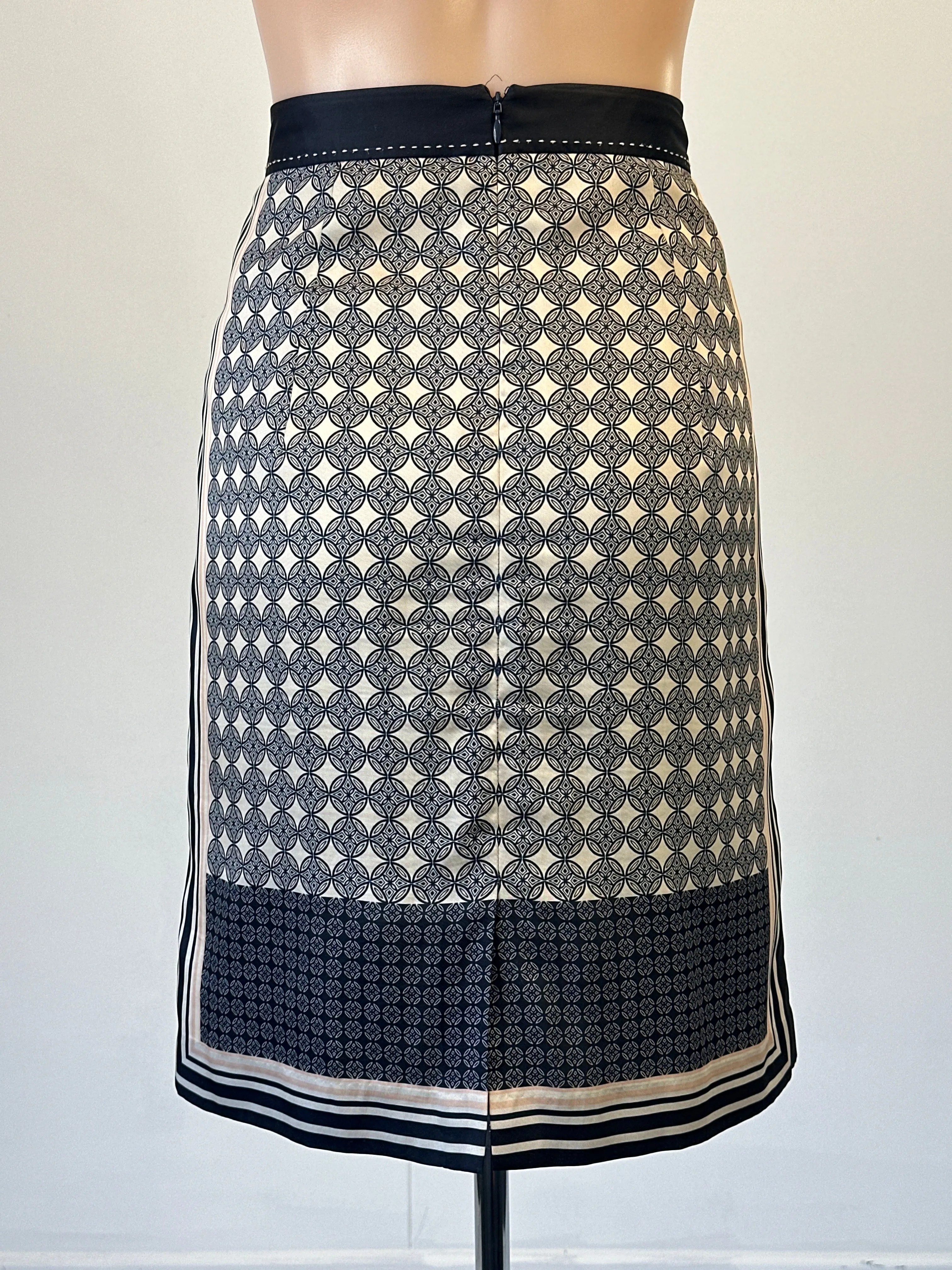 Ann Taylor | US | skirt | size 6 | knee length