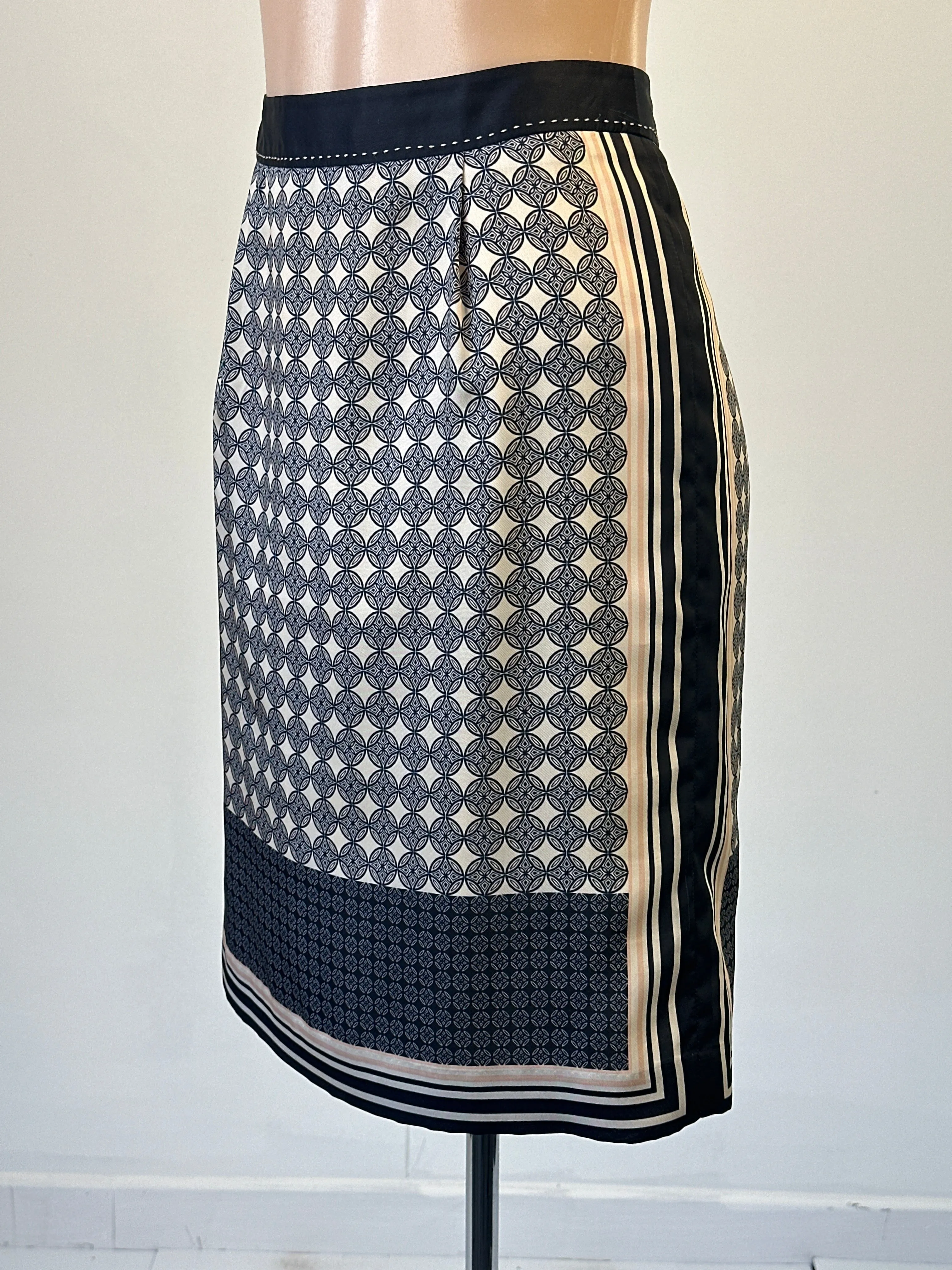 Ann Taylor | US | skirt | size 6 | knee length