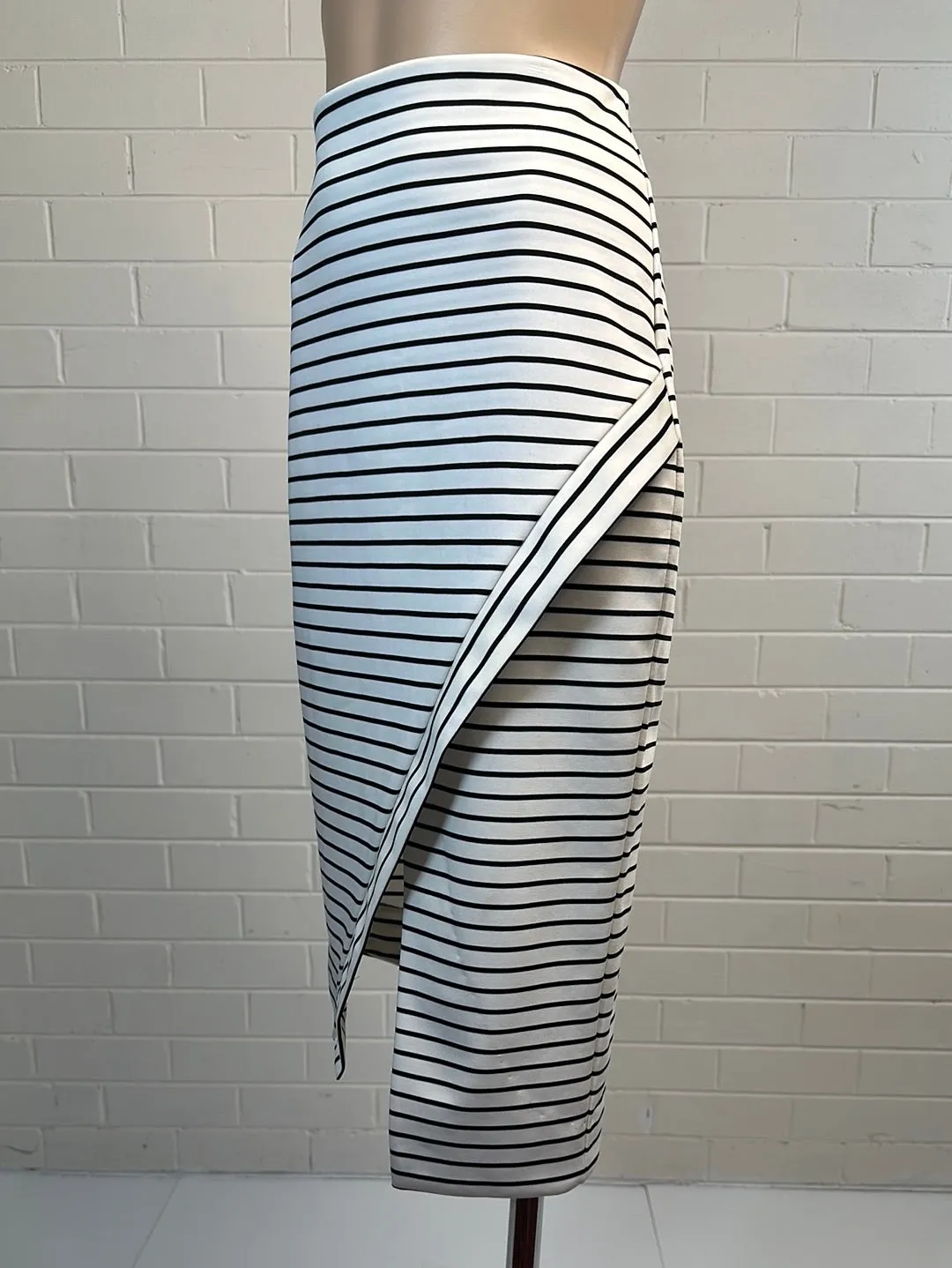 Bec   Bridge | skirt | size 6 | knee length | made in Australia