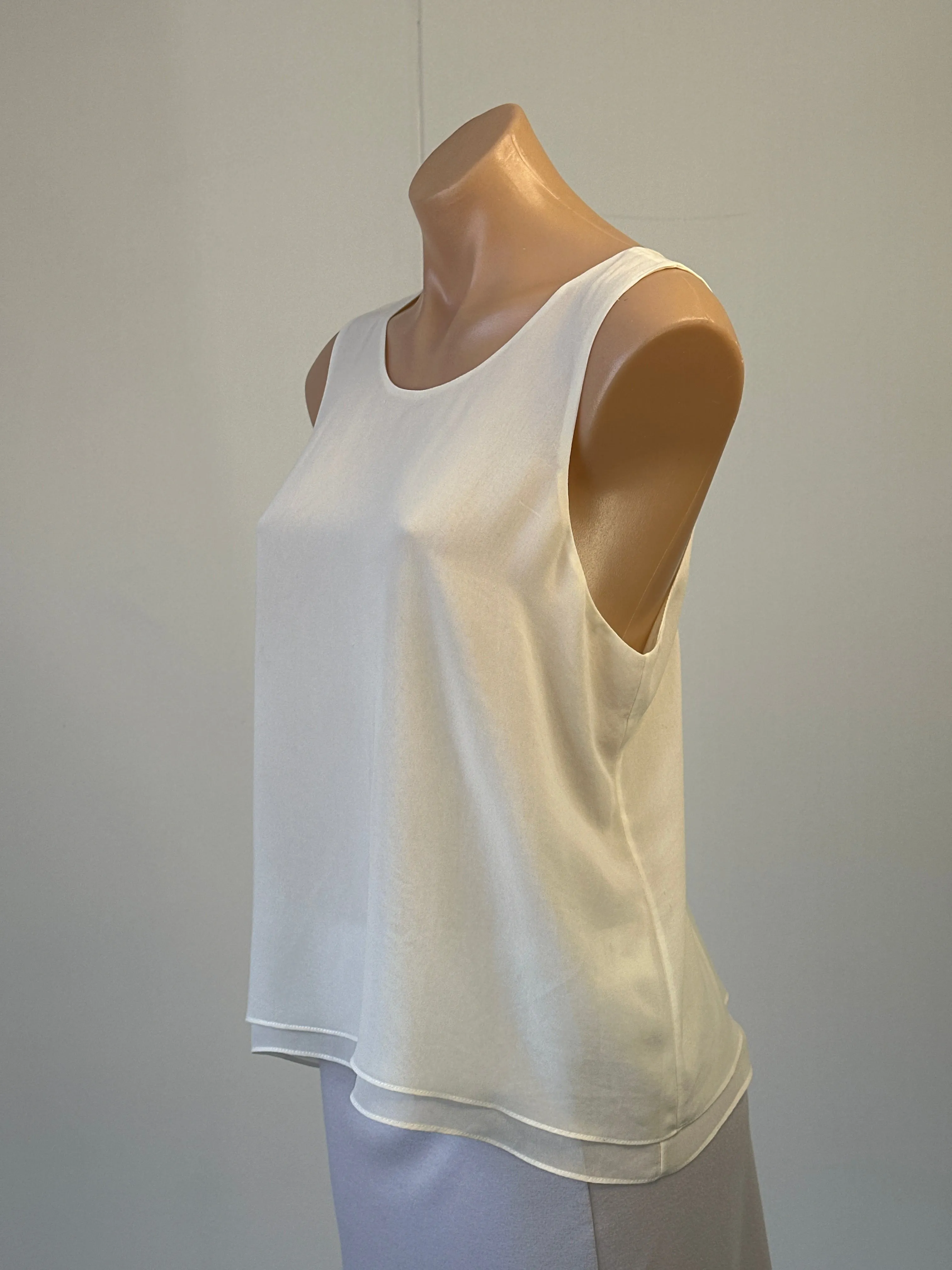 Carla Zampatti | top | size 12 | sleeveless | made in Australia 🇦🇺