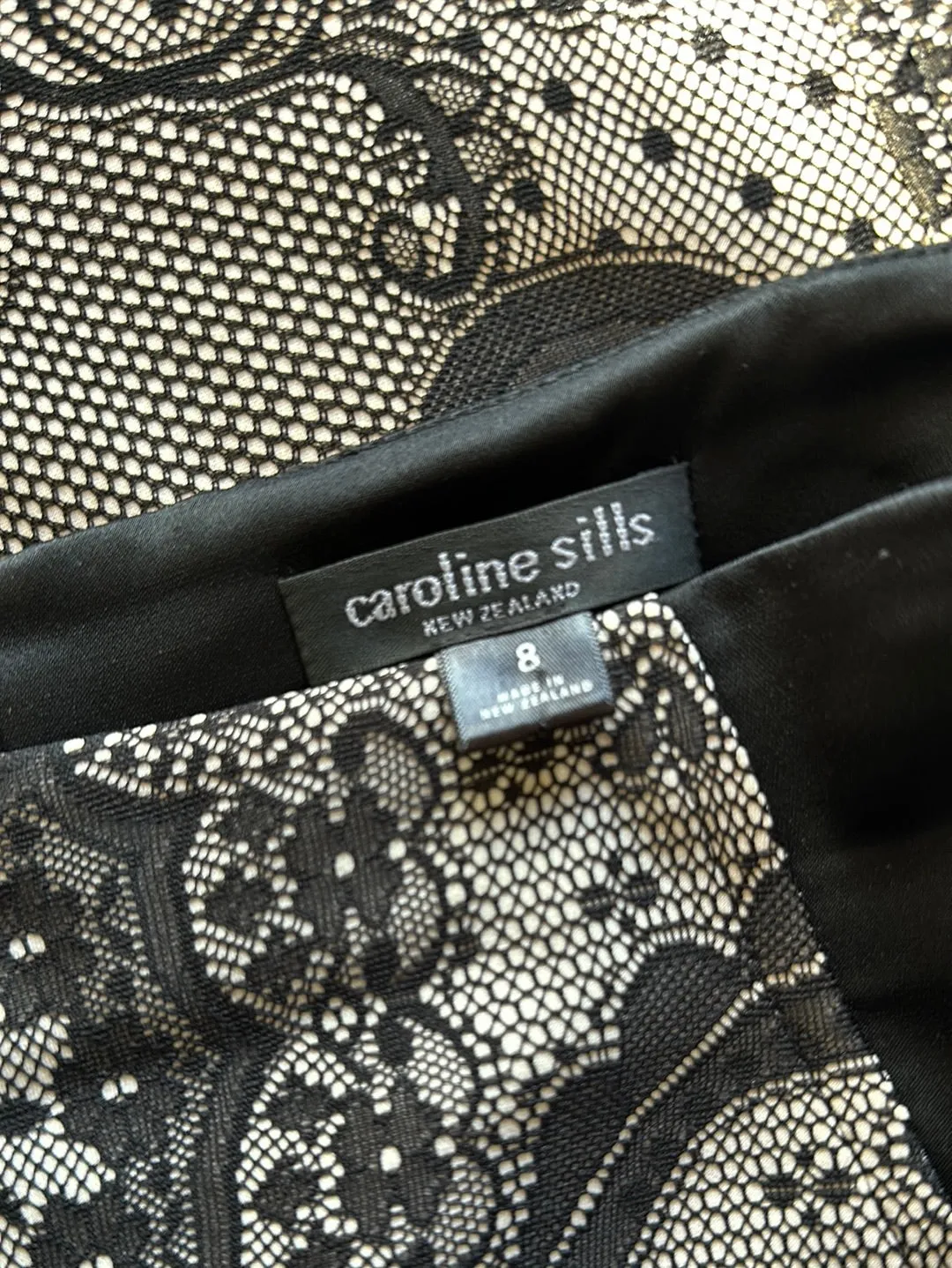 Caroline Sills | New Zealand | skirt | size 8 | knee length