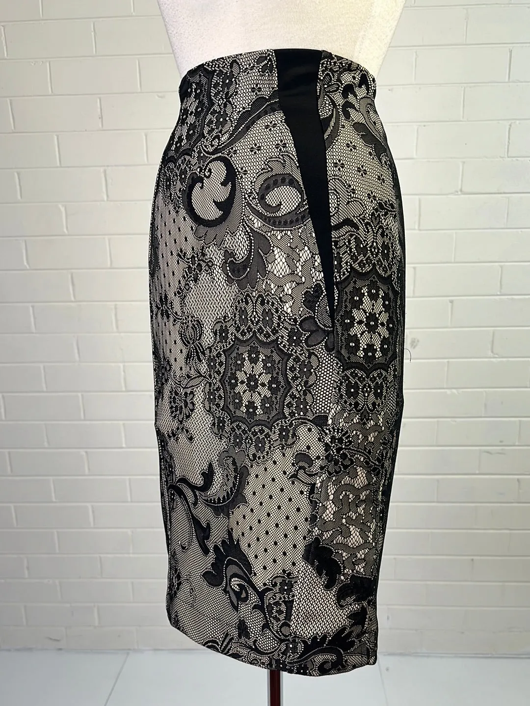 Caroline Sills | New Zealand | skirt | size 8 | knee length