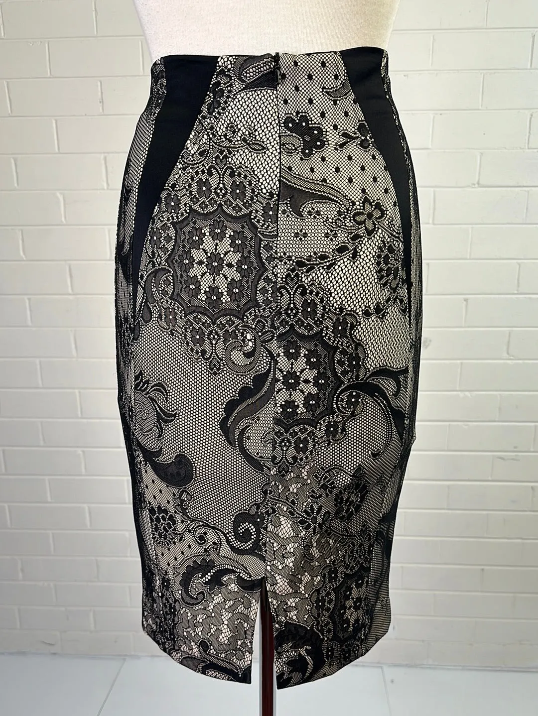 Caroline Sills | New Zealand | skirt | size 8 | knee length