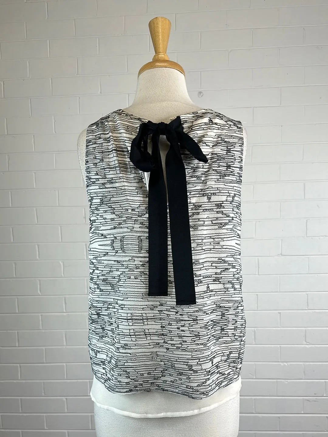 Clu | USA | top | size 10 | sleeveless | 100% silk