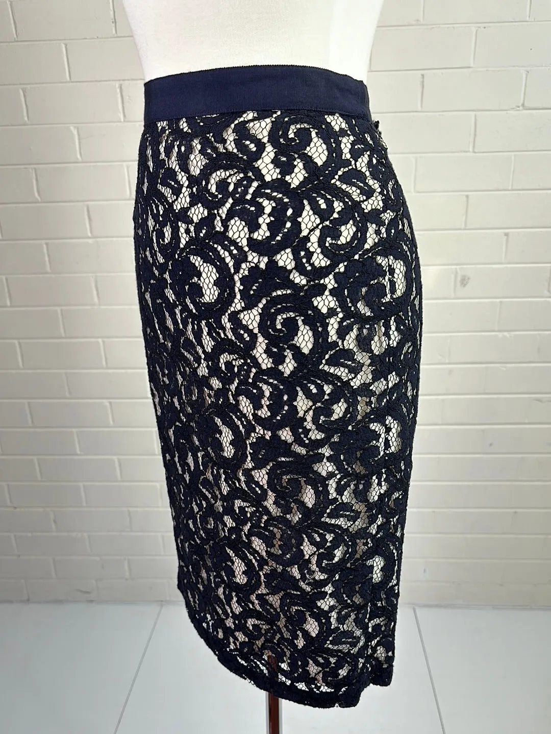 Club Monaco | Canada | skirt | size 6 | knee length