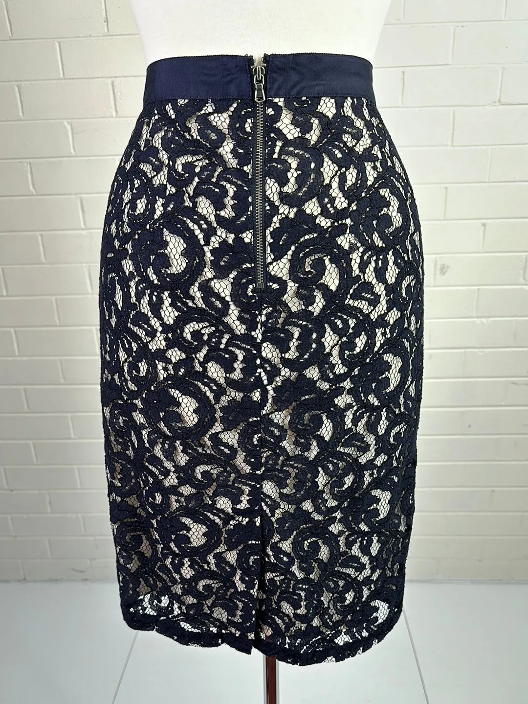 Club Monaco | Canada | skirt | size 6 | knee length