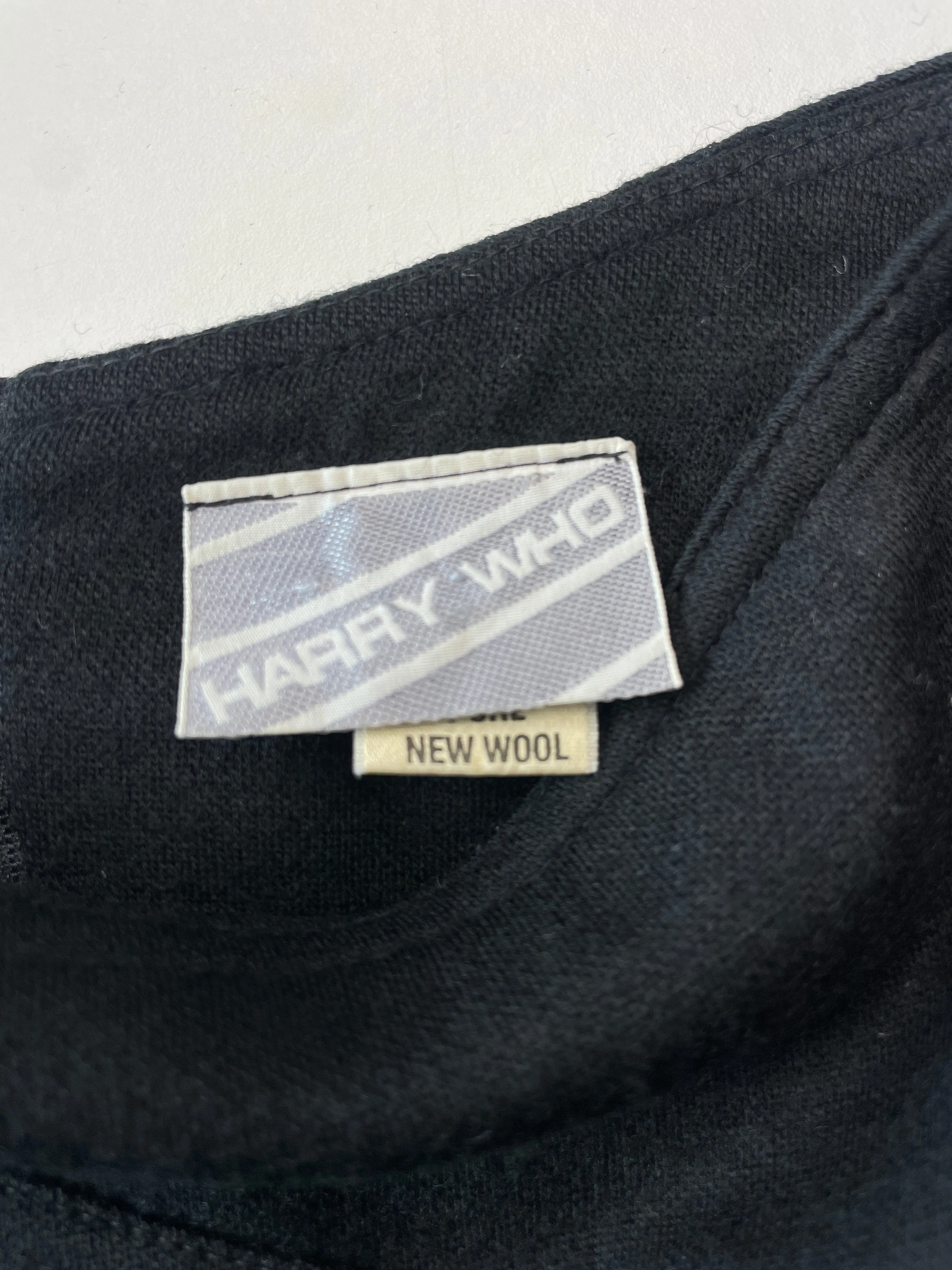 Harry Who | vintage 90's | skirt | size 8 | knee length | 100% wool