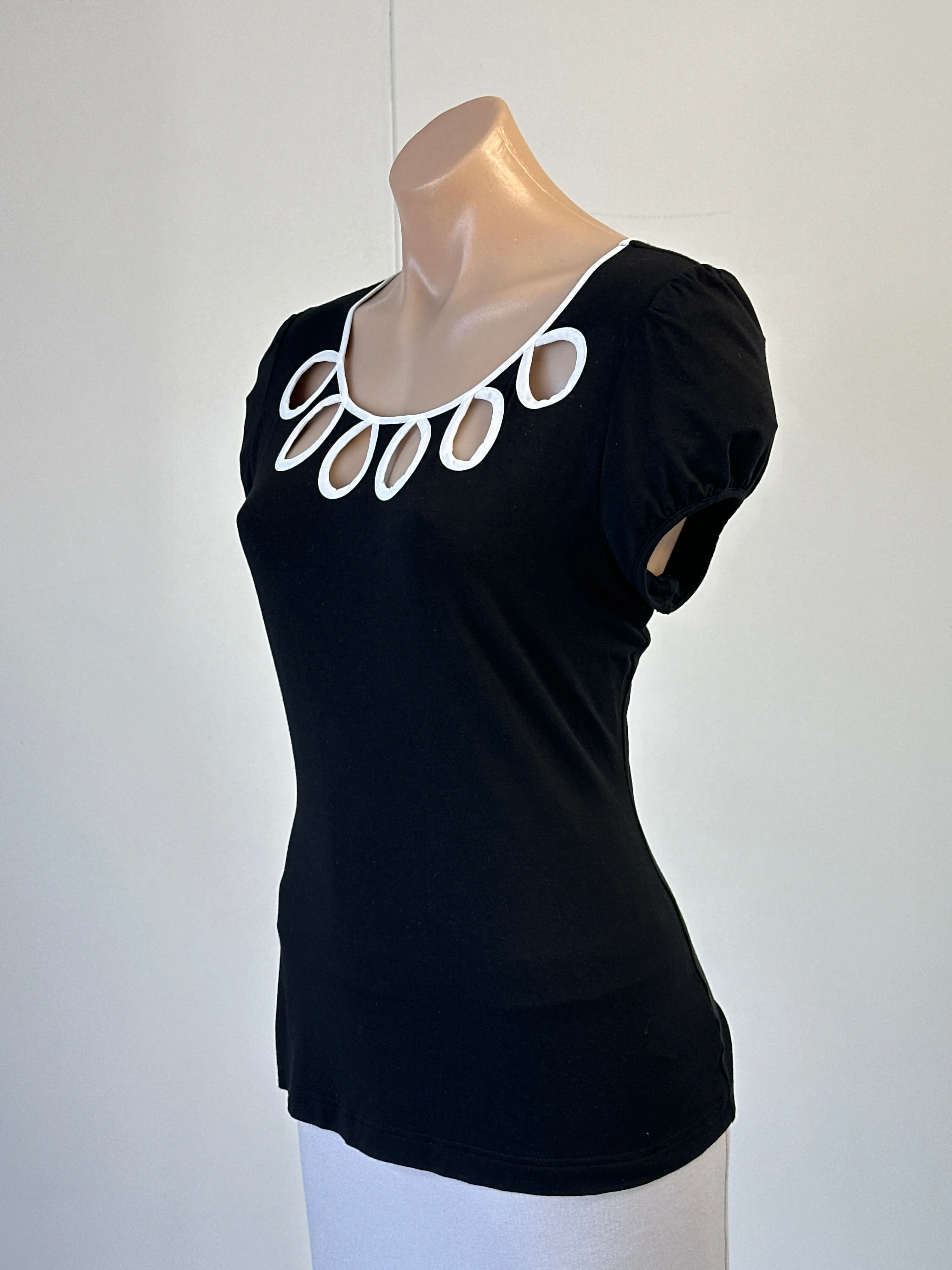 Review | top | size 12 | cap sleeve