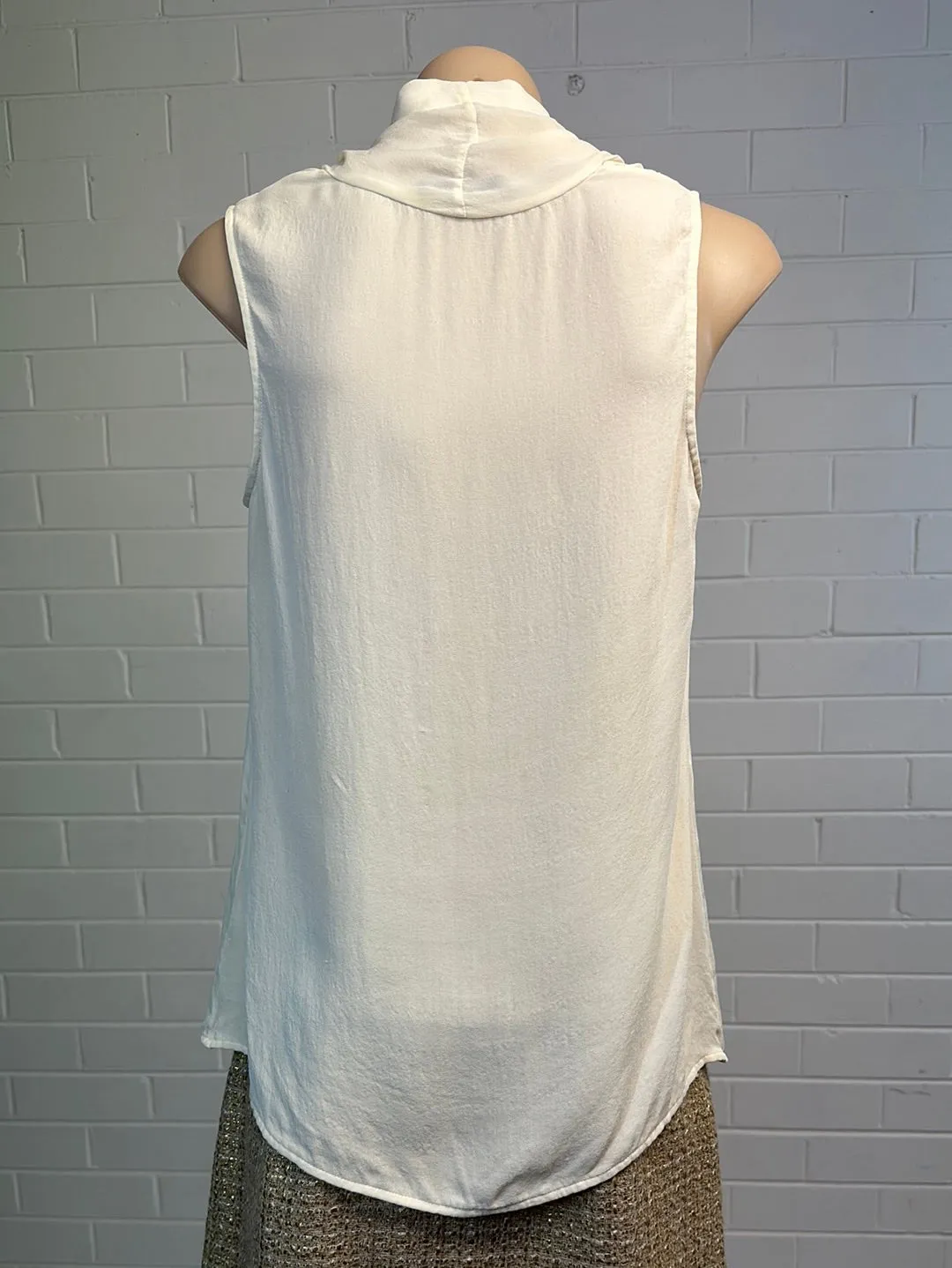 SABA | top | size 8 | sleeveless | 100% silk