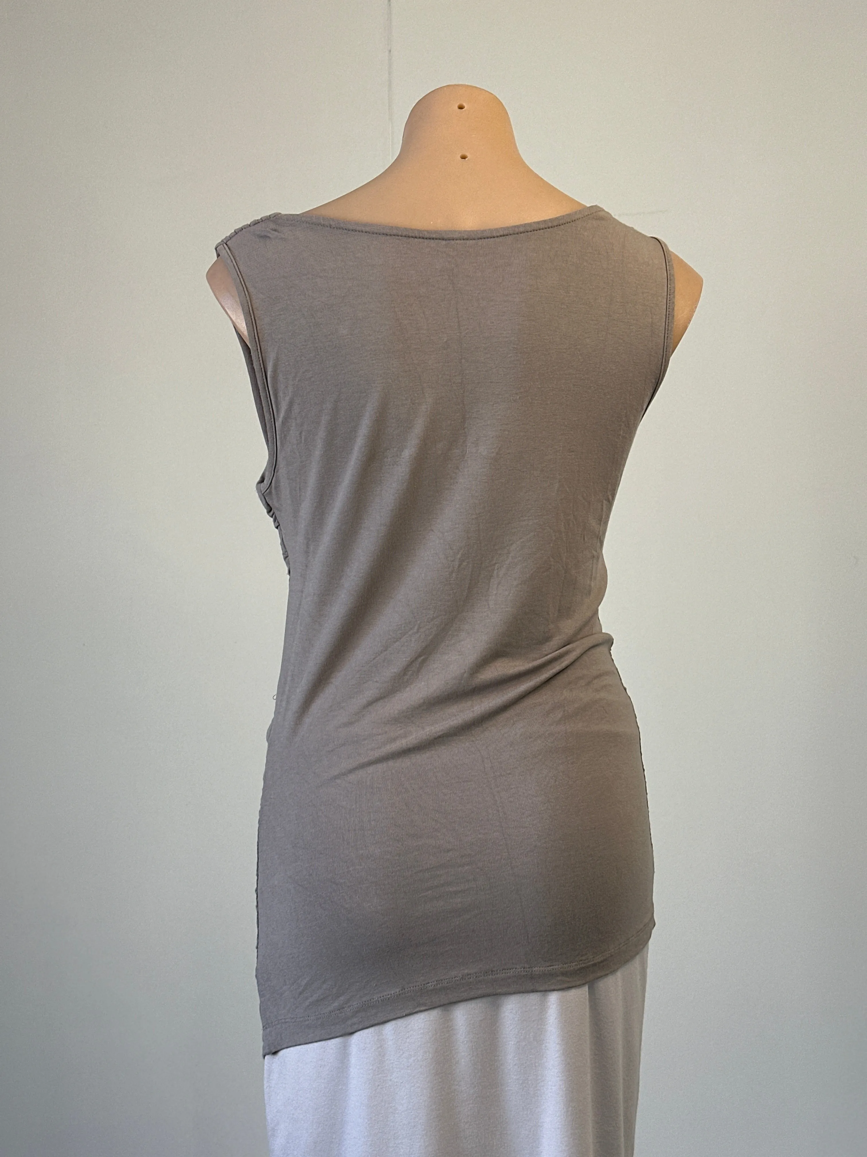 Sãopaulo | top | size 12 | sleeveless