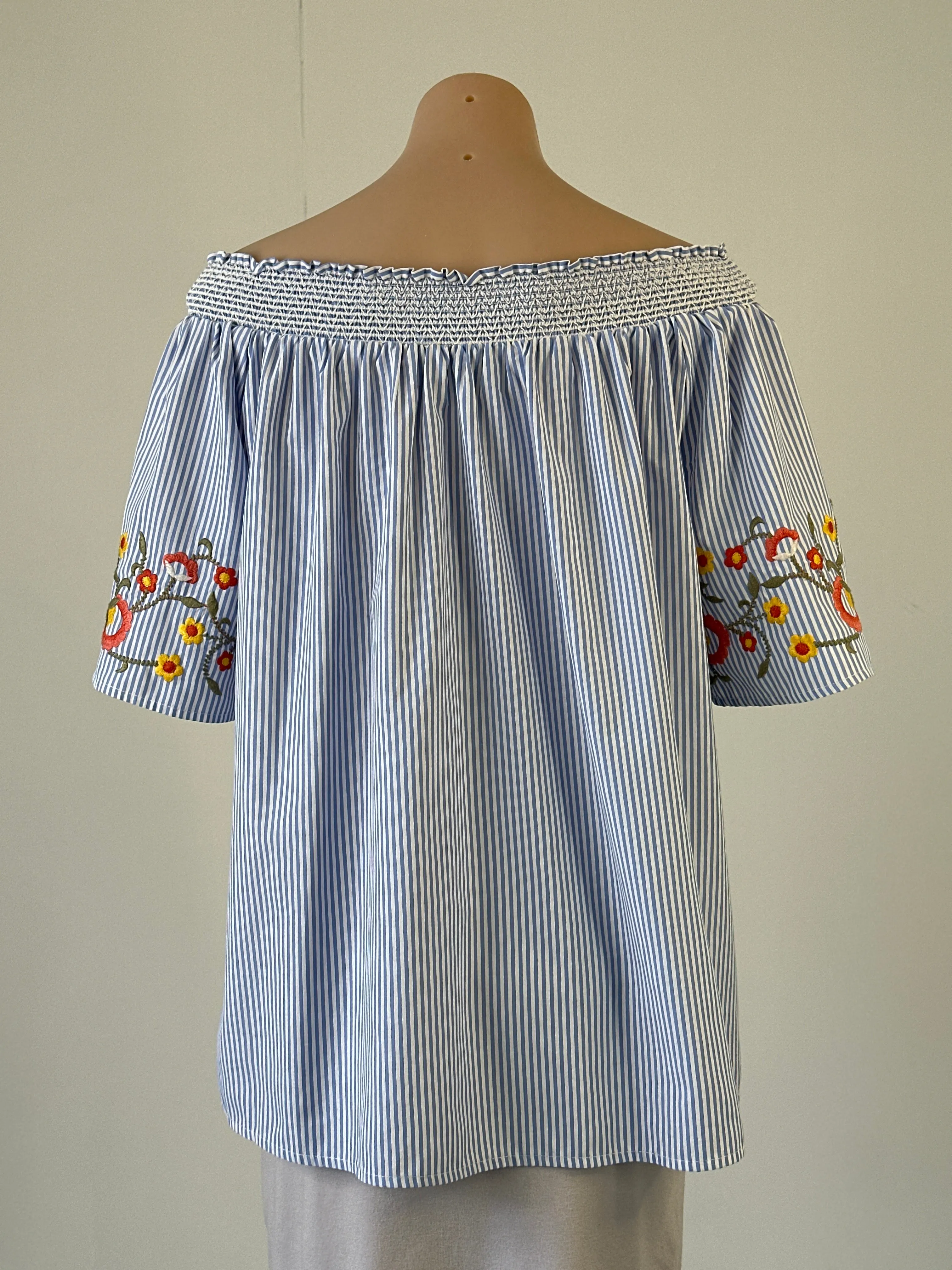 Tanya Kay | top | size 16 | short sleeve