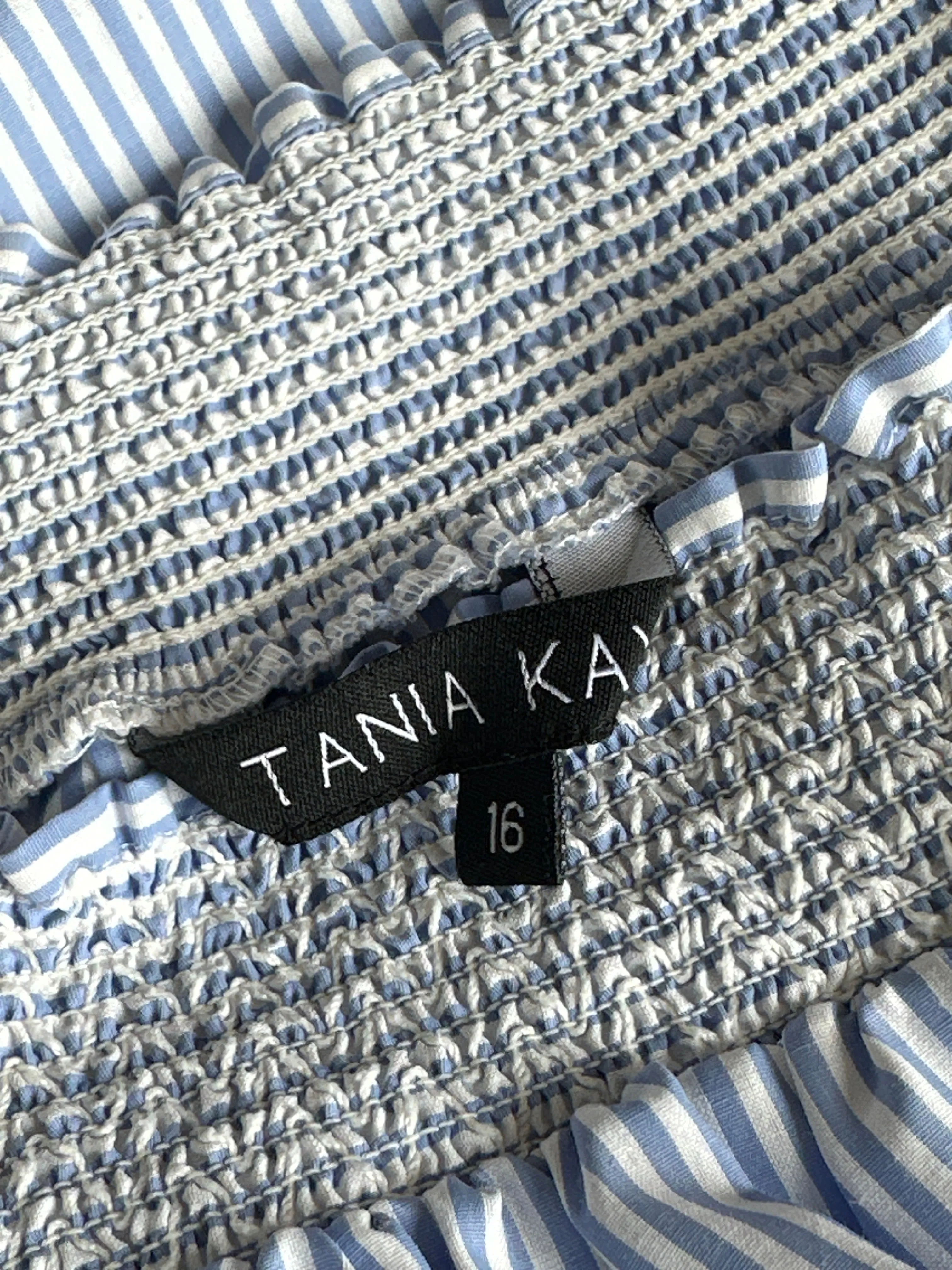 Tanya Kay | top | size 16 | short sleeve