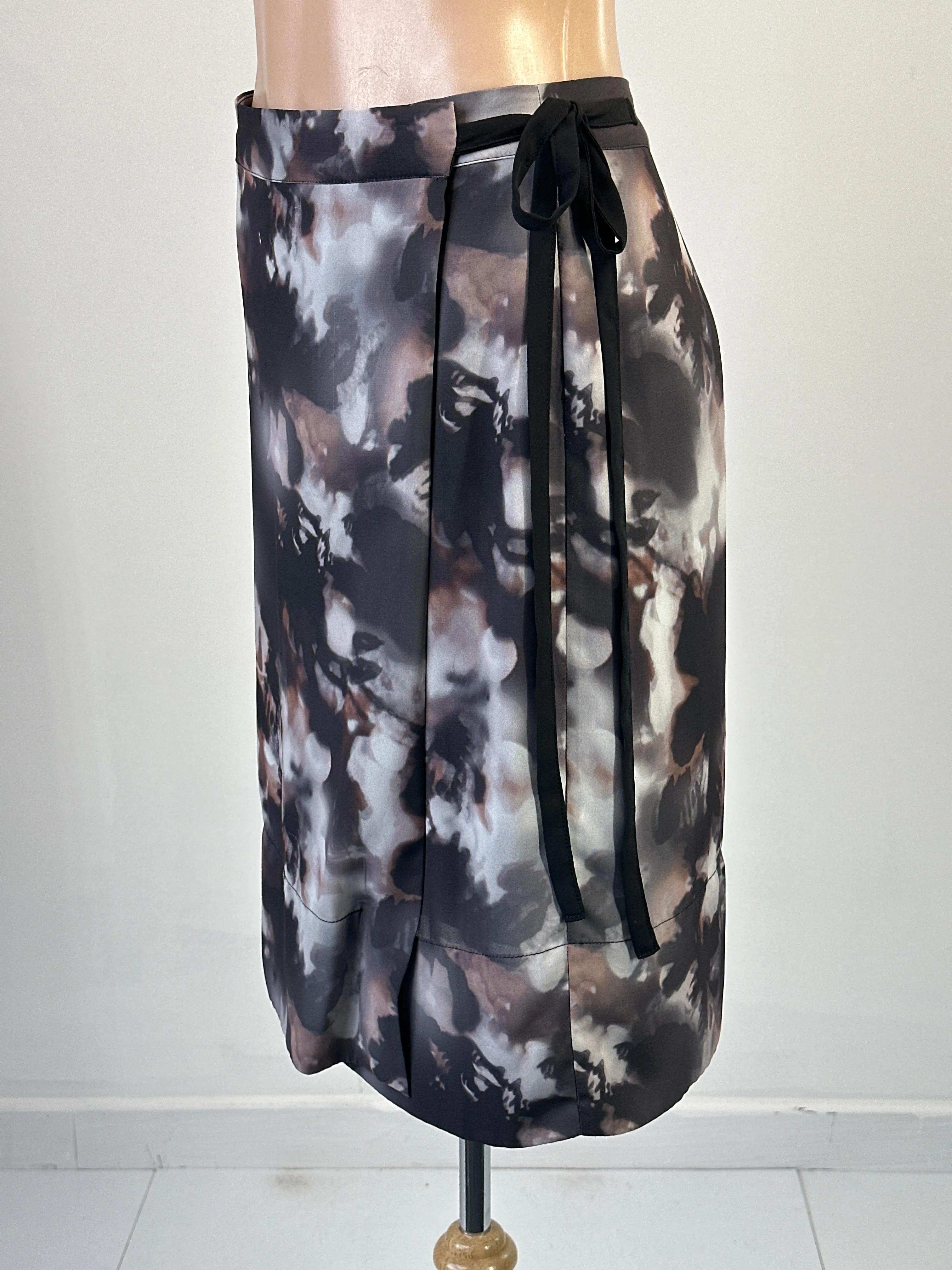 Vera Wang - Simply Vera | New York | skirt | size 12 | knee length