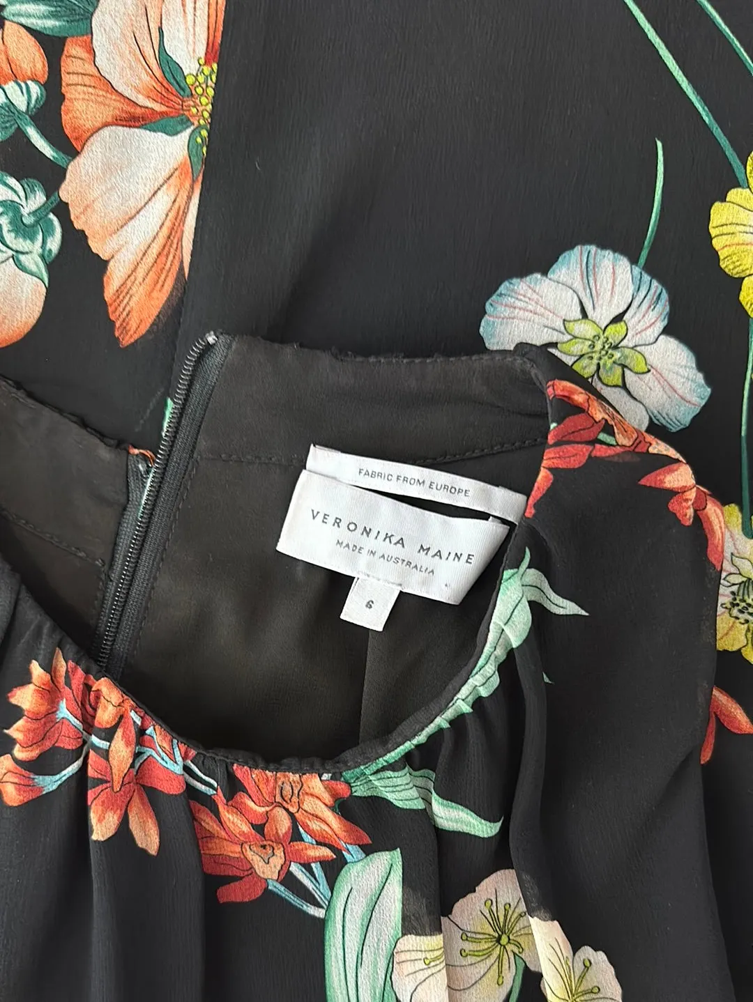 Veronika Maine | top | size 6 | sleeveless | made in Australia 🇦🇺